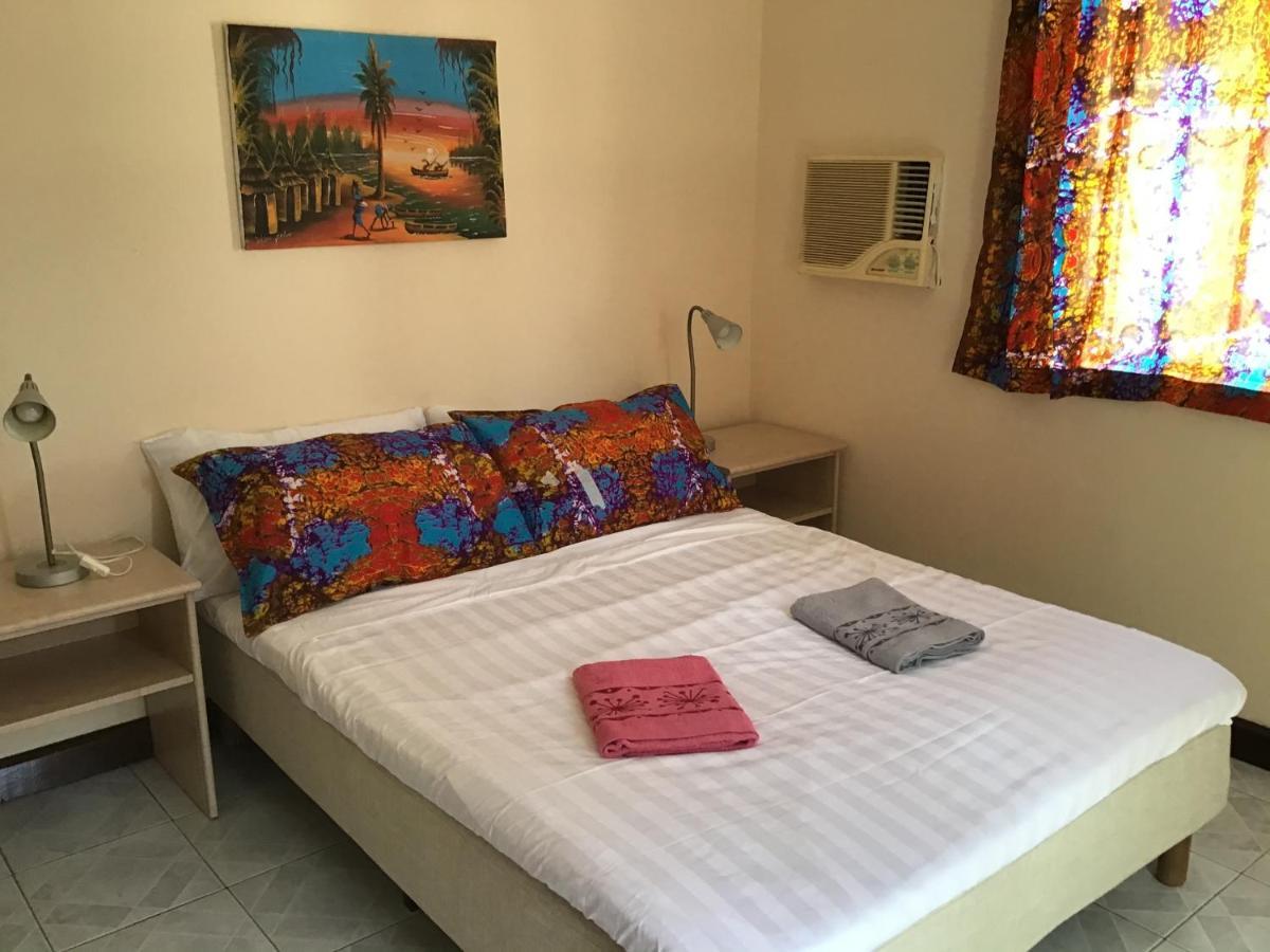 Anns Guesthouse Bakaugambia Esterno foto