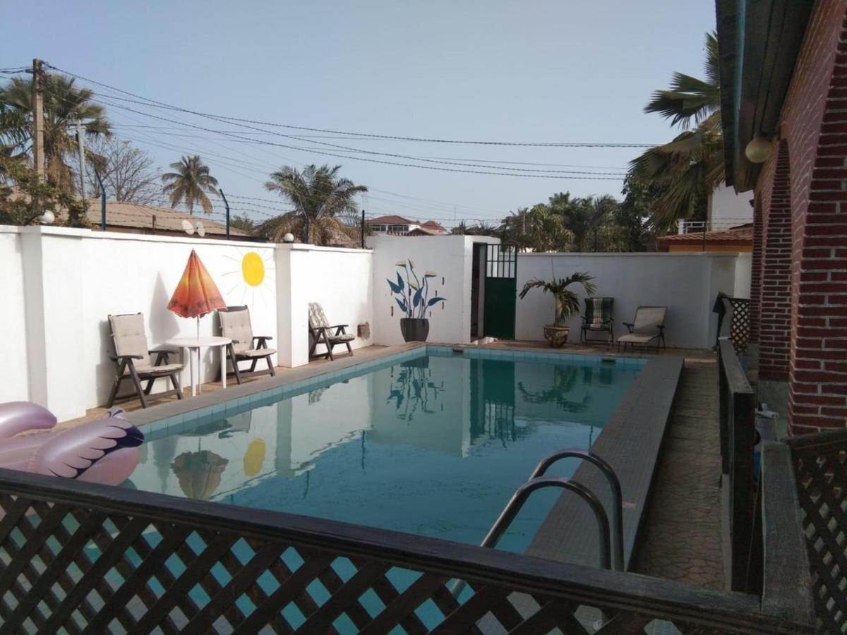 Anns Guesthouse Bakaugambia Esterno foto