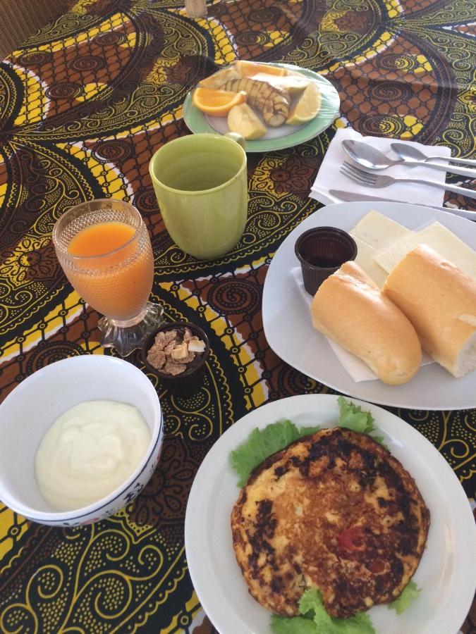 Anns Guesthouse Bakaugambia Esterno foto