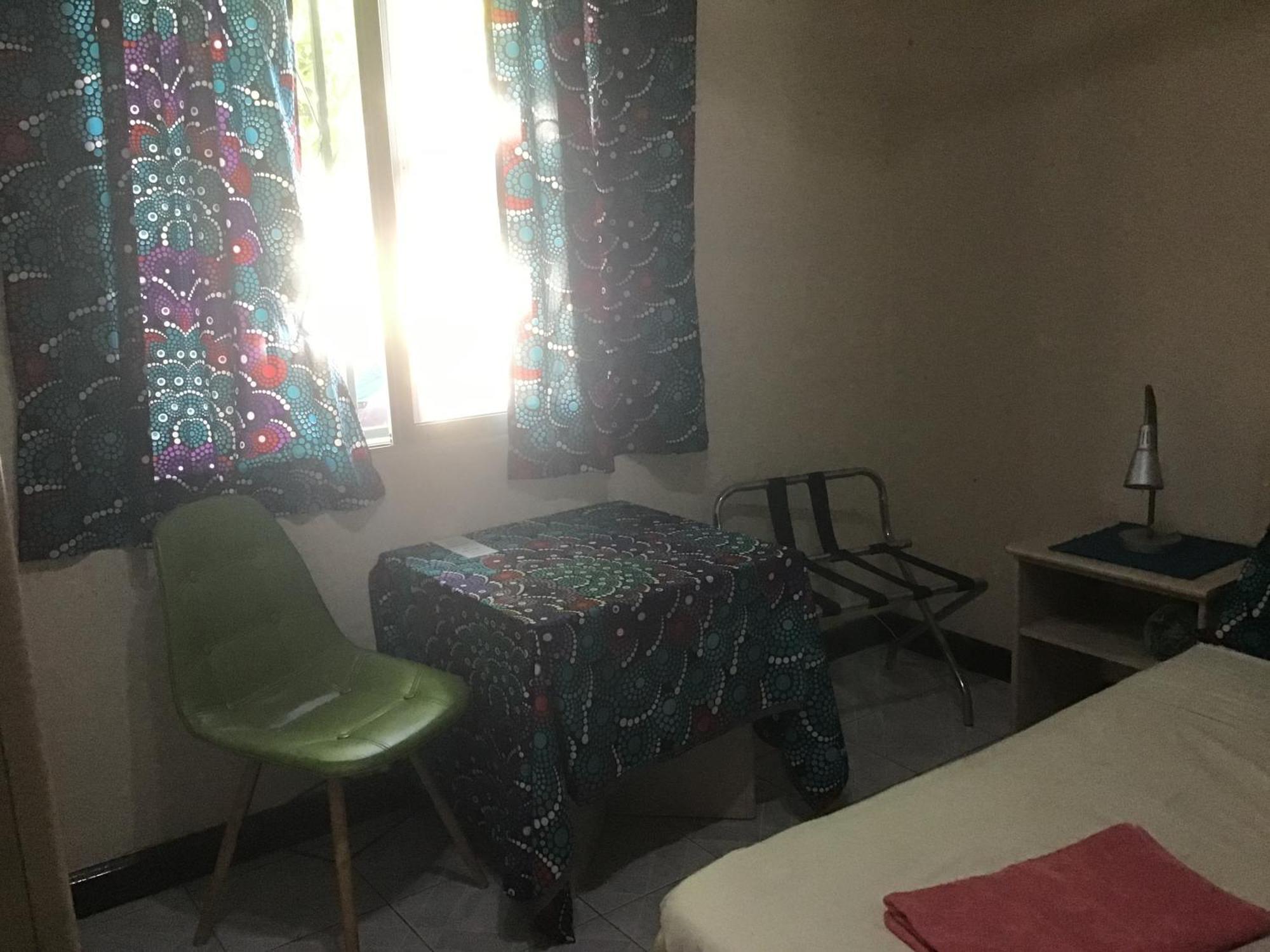 Anns Guesthouse Bakaugambia Esterno foto