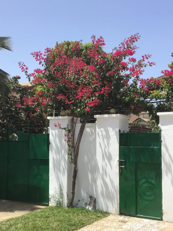 Anns Guesthouse Bakaugambia Esterno foto