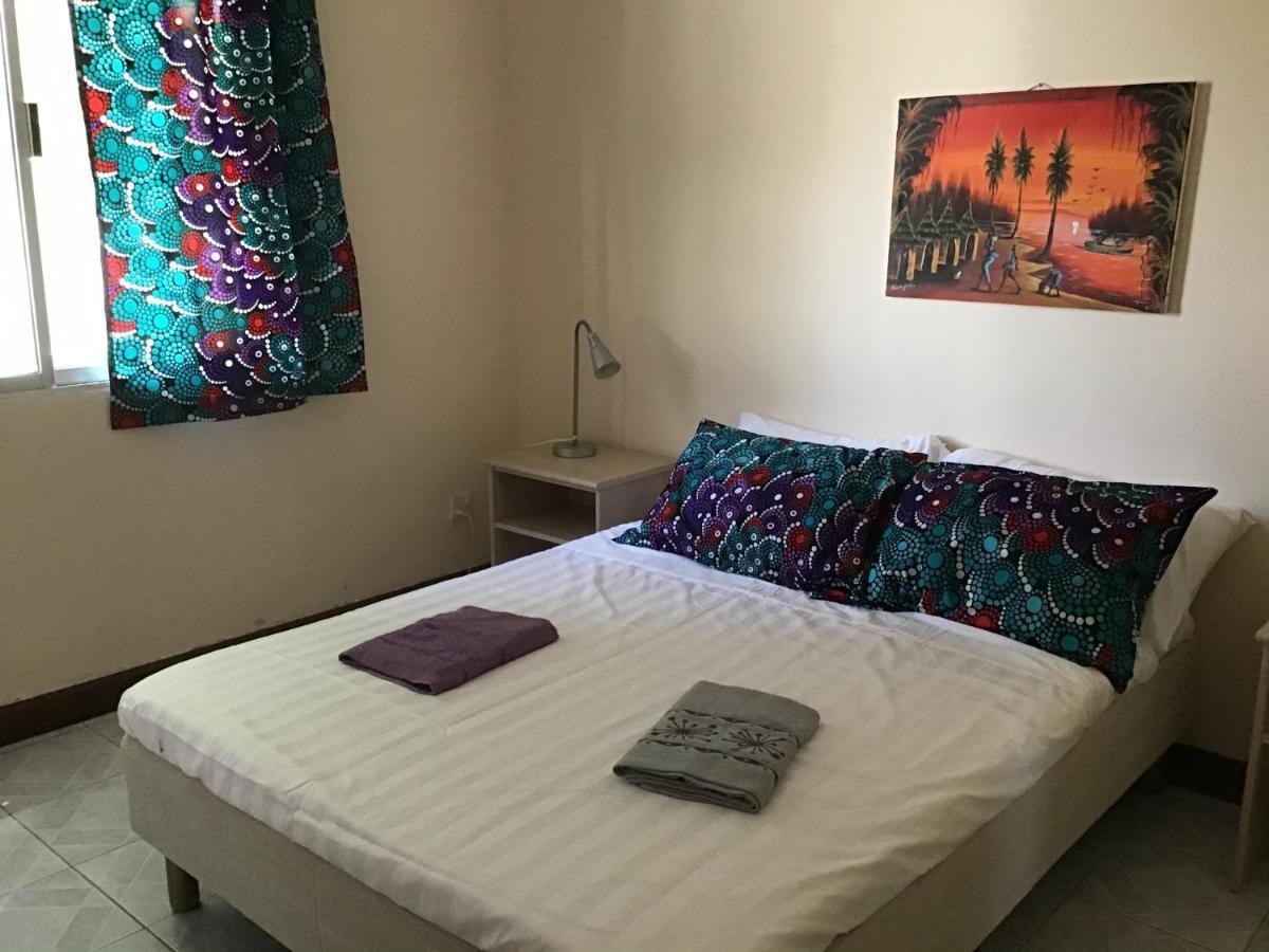 Anns Guesthouse Bakaugambia Esterno foto