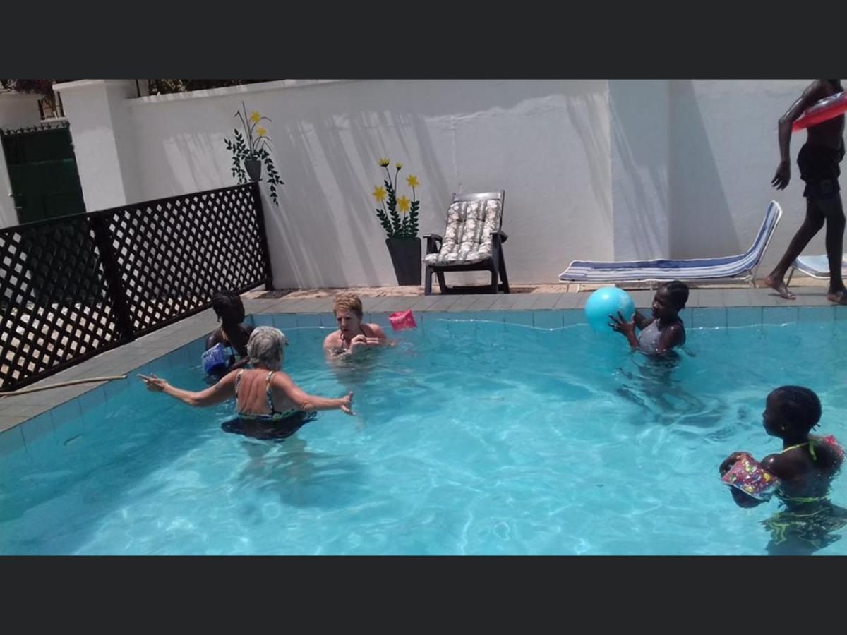 Anns Guesthouse Bakaugambia Esterno foto
