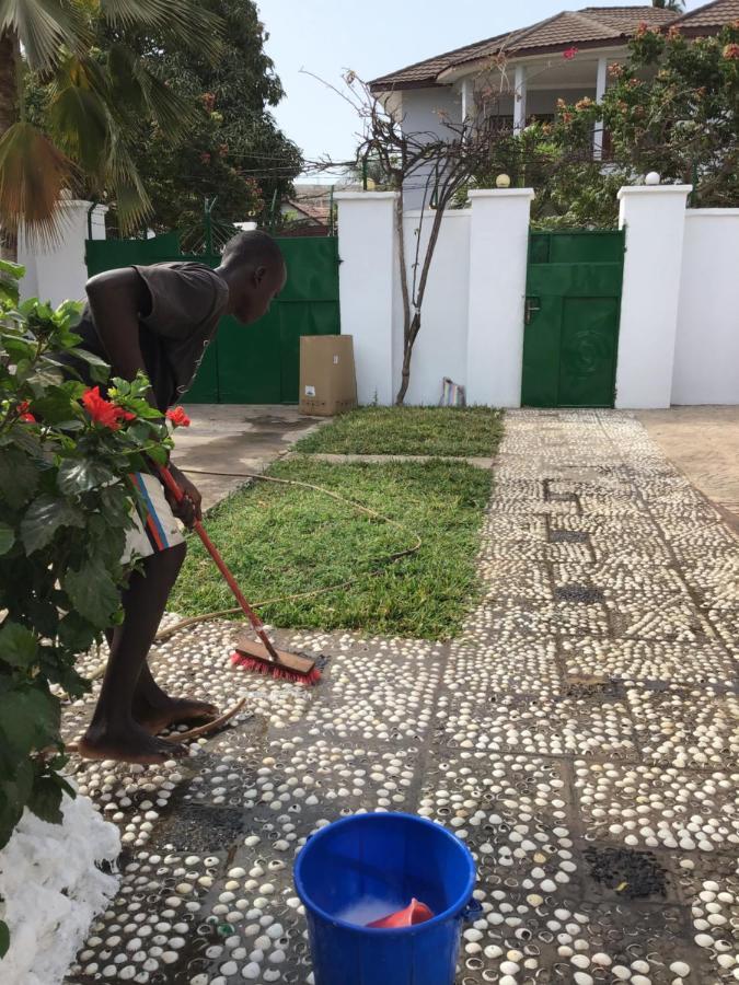 Anns Guesthouse Bakaugambia Esterno foto